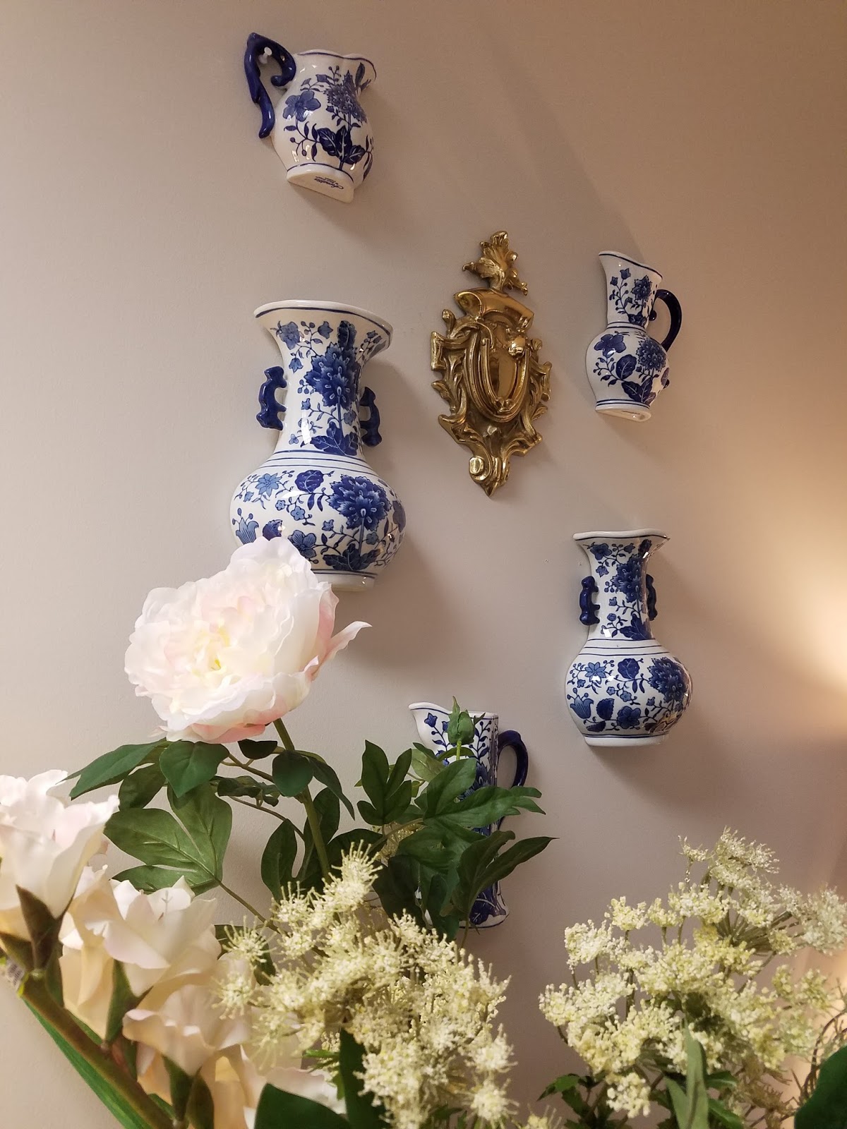 Elegant Cell Phone Manners - A Home for Elegance